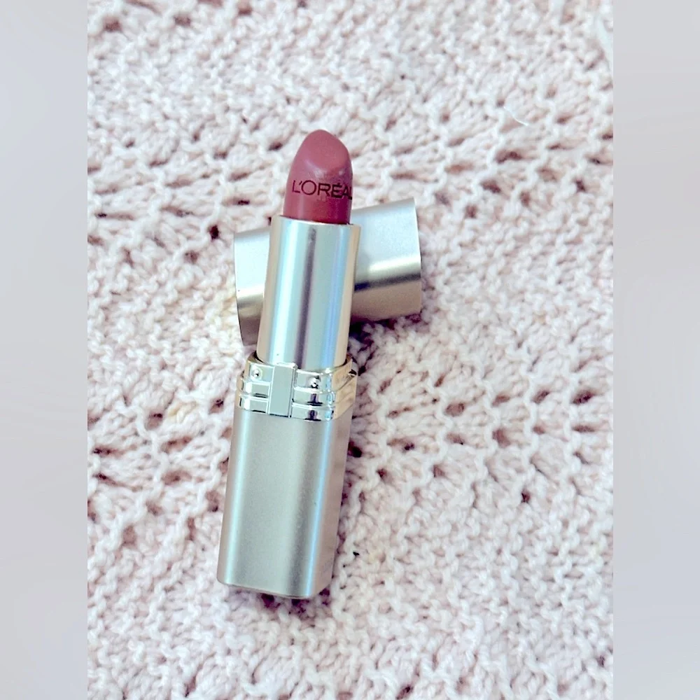 NEW:L'Oreal Paris Colour Riche Satin Moisturizing Lipstick #843 “Toasted Almond”